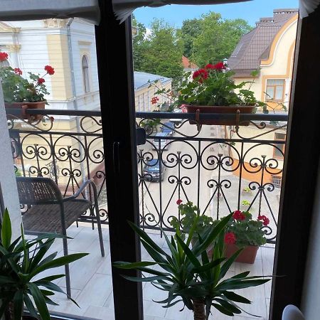 City Centre Apartment コロムィーヤ エクステリア 写真