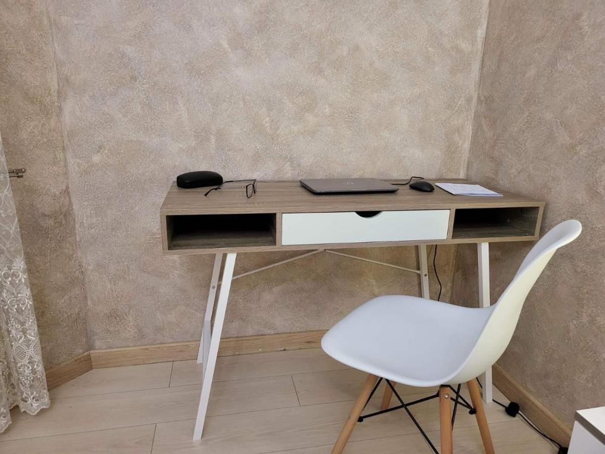 City Centre Apartment コロムィーヤ エクステリア 写真