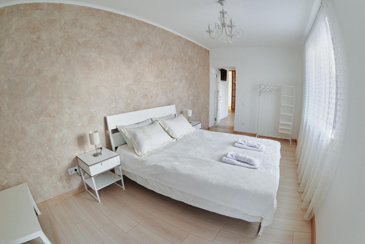City Centre Apartment コロムィーヤ エクステリア 写真
